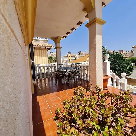 Semesterbostad Schoenes Casa Juan Mit Pool